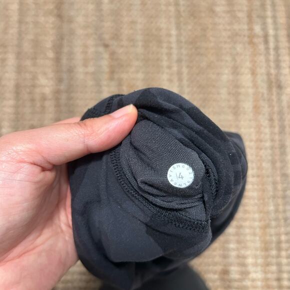 Lululemon Align leggings -21” in Black Camo - Picture 5 of 5